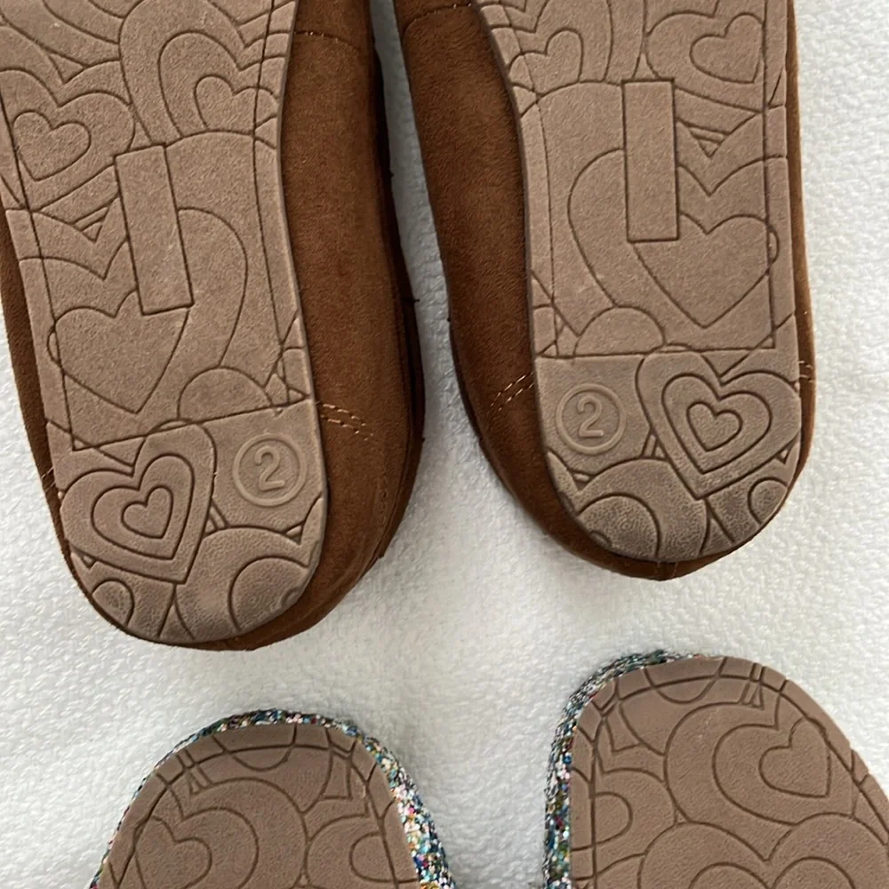 NWOT Chestnut Brown and Glitter Cat and Jack Kids Moccasin Shoes Size 2